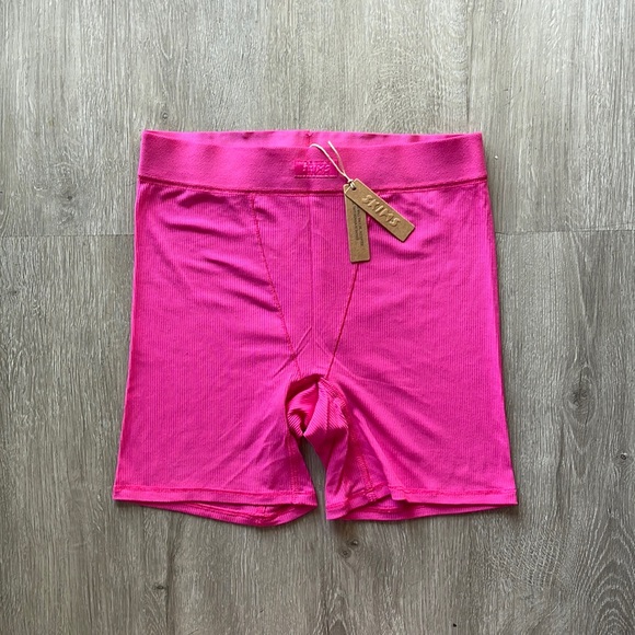 SOLD Skims Soft Lounge Set - Picture 4 of 12